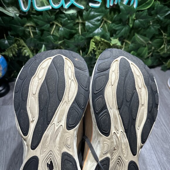 Athletic_Shoes